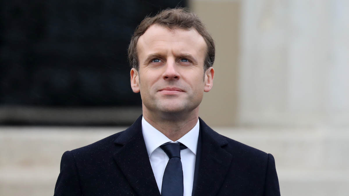 LNTribune's tweet photo. France : si Macron échoue, il pourrait devenir écrivain https://t.co/ASu2sbS629 https://t.co/ntbEI6seyv