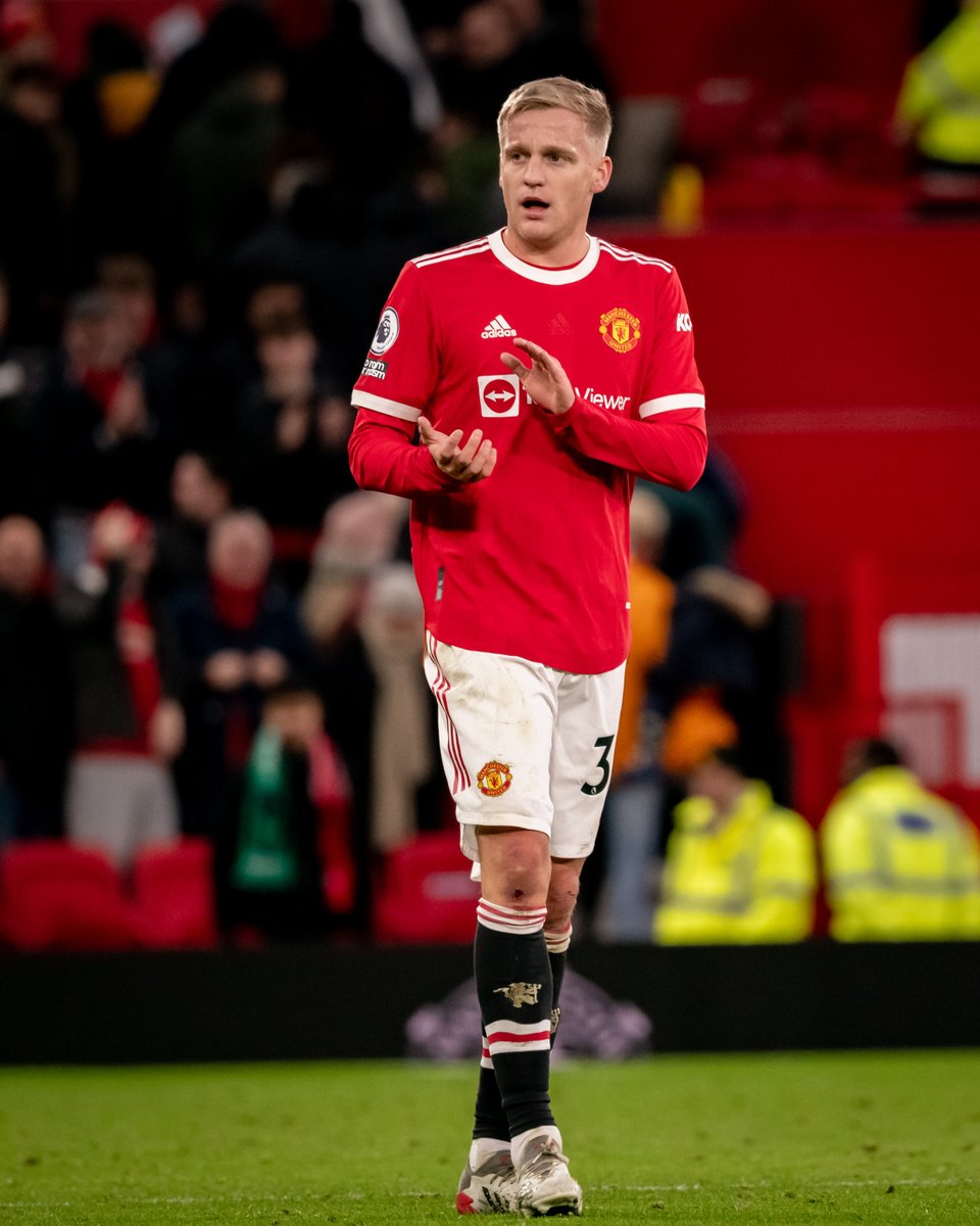 ManUtd's tweet photo. Happy 25th birthday, @Donny_Beek6 🎈

#MUFC https://t.co/lqEbdOQ6ms