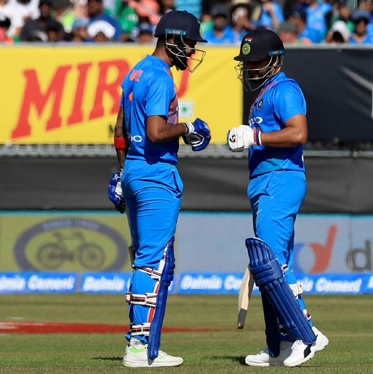 ImRaina's tweet photo. Happy Birthday bro @klrahul11 🥳 Wishing you lots of happiness &amp; success always 🤗 #HappyBirthdayKLRahul https://t.co/YdJSNiLjWP