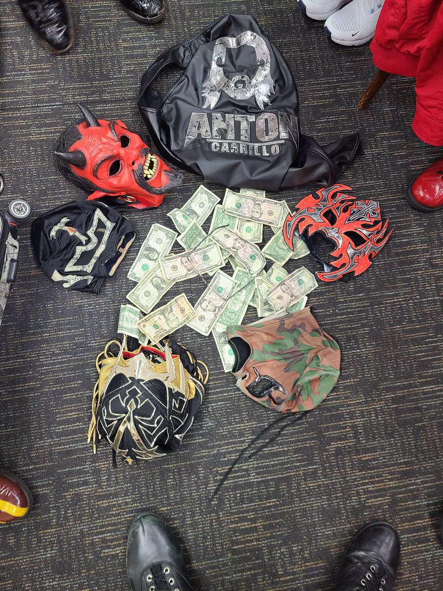 Standing ovation.. the crowd made it rain