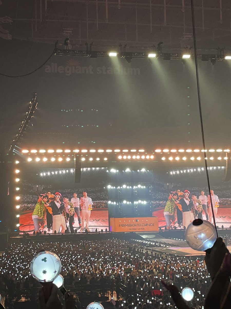 merrellife's tweet photo. my heart has been so full this past weekend bc of bts, until next time <3 #PTD_ON_STAGE_LV https://t.co/VBMPYvPSnh