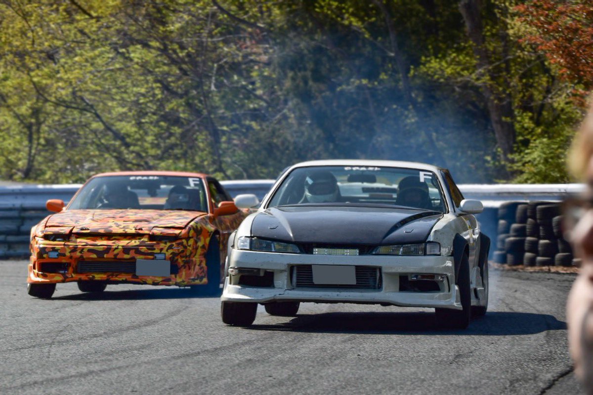 kou180sx0701's tweet photo. 昨日はCRAZYでウルグル走参加させて頂きました🙆‍♂️
クラッシュなどでご迷惑おかけしました🙇‍♂️ ギャラリーも多くて凄くテンション上がりまくっていい経験出来ました👍
CRAZYに入って自分の存在をアピール出来て良かったです🤩
4台で濃い絡み出来て良かったです🚗 ³₃
沢山の動画や写真ありがとうございます https://t.co/YkWiYX0Kpt