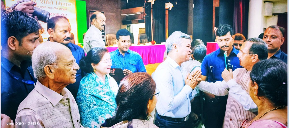 yadavdpsingh's tweet image. लखनऊ जनपद स्टेट गोमती नगर कबीर शांति मिशन के स्थापना दिवस पर मुख्य अतिथि मा.डॉ दिनेश शर्मा उप मुख्यमंत्री उ.प्र.सरकार पूर्व लोकायुक्त न्यायमूर्ति माननीय श्री सुधीर चन्द्र वर्मा मा.डॉ इंदु सुभाष जी मुख्य सलाहकार इंडियन आर्मी मा.जे.एस मिश्रा जी आईएएस  
श्री राजेश अग्रवाल जी