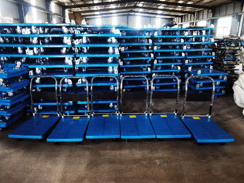 Platform Trolley
1.Zinc plated handle
2.Plastic platform
3.Front row of rigid PU rim PP core casters
4.Back row of swivel PU rim PP core casters
For more details.
Email:info@luhixlift.com, sales@luhixlift.com
Cell/WhatsApp: +8615825577846
Website: luhixlift.com
