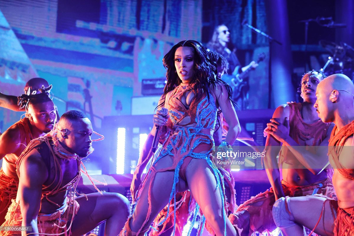iambuterastann's tweet photo. Doja Cat is the best performer at this year's Coachella idc https://t.co/j5dDig6Nn9
