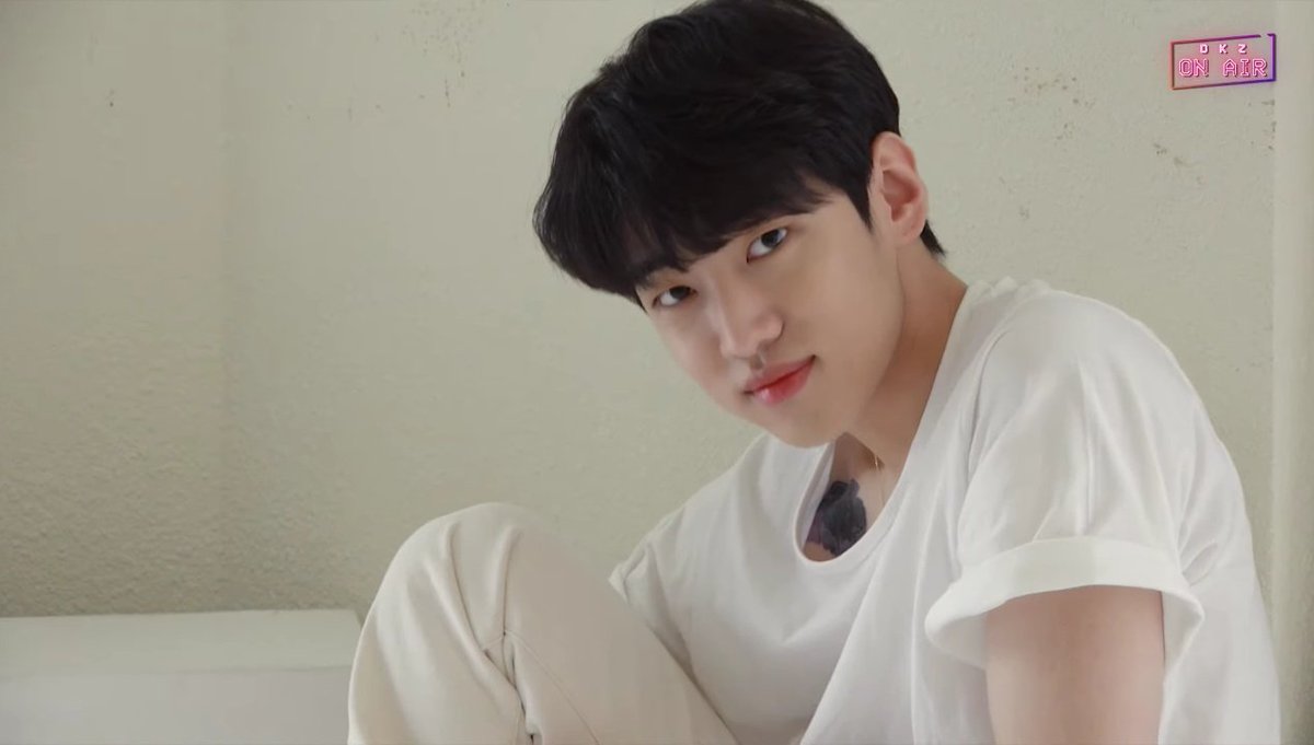 seochanist's tweet photo. jokes apart im really glad that jaechan is getting comfortable to show bits of his tattoo to us, since he used to be inhibited about it &amp; worried that fans mightn't like/approve of it :( however self acceptance should come first &amp; i hope he's confident enough with himself now <3 https://t.co/cxEJBMcaUG