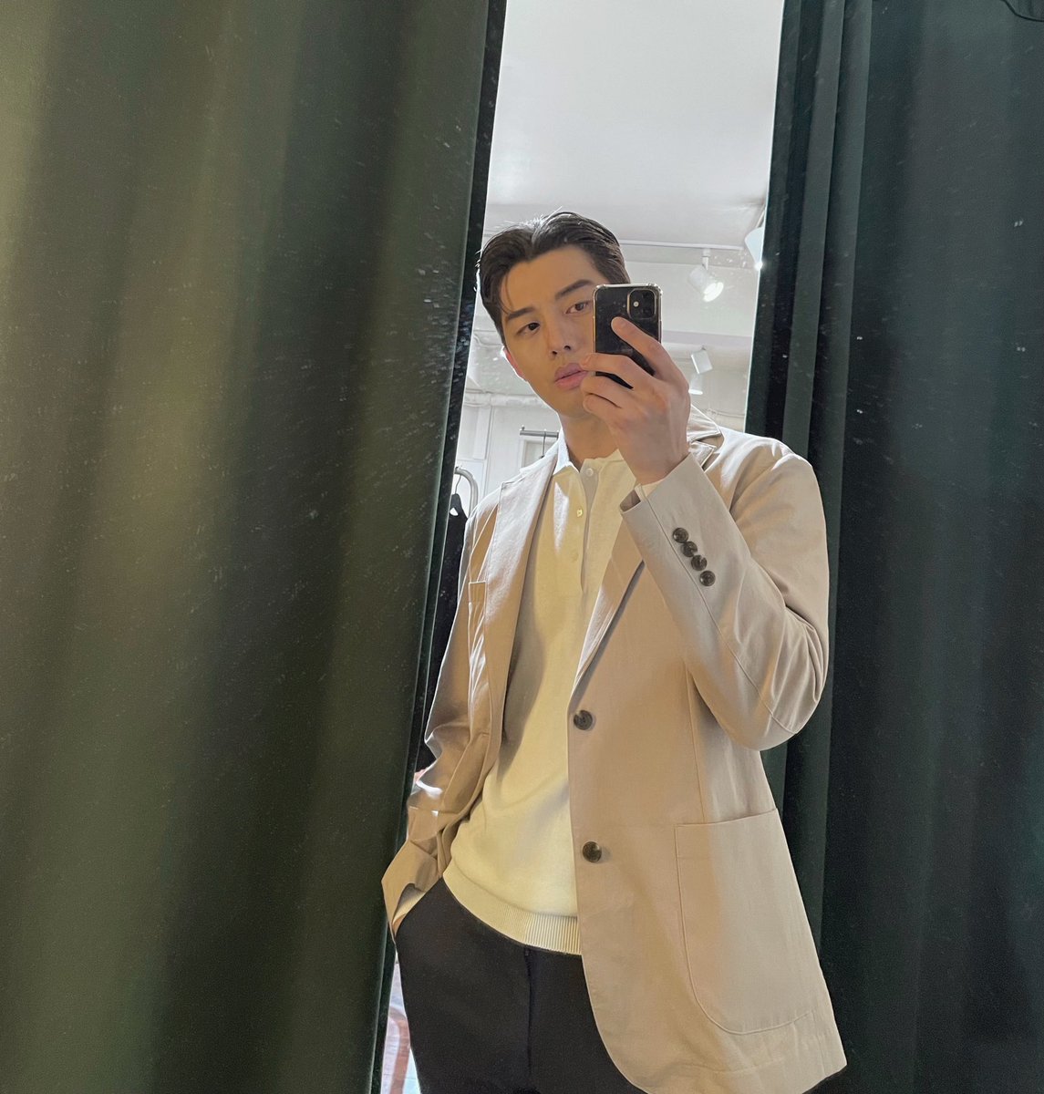 MRMR_1004's tweet photo. [SNS/TRANS] 20220404 Tey Twitter Update
What are you up to? 
The weather is so good😆
Have strength for this week too 😚 
#MRMR #Tey #Jihyun
#미스터미스터 #태이 #한지현 https://t.co/LhXnHXNynj
