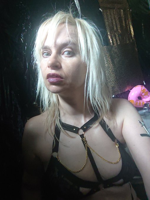 Bathroom selfie.. First daytime selfie shoot in sexy lingerie. Curious how it was? Come and grab my Easter<a href="/tag/art"class="tags"><span>#art</span></a><a href="/tag/promotion"class="tags"><span>#promotion</span></a><a href="/tag/selfietime"class="tags"><span>#selfietime</span></a><a href="/tag/sexylingerie"class="tags"><span>#sexylingerie</span></a><a href="/tag/boudoirphotography"class="tags"><span>#boudoirphotography</span></a>