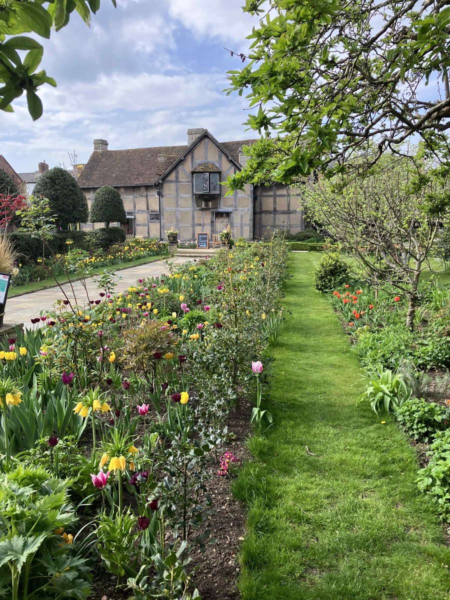 Bluestocking BooksUK (@bluestockingldn) on Twitter photo Shakespeare's birthplace Stratford-upon-Avon shone on this spring weekend, lifting my spirits after a long time indoors. <a href="/ShakespeareBT/">Shakespeare B Trust</a> Shakespeare's birthplace Stratford-upon-Avon shone on this spring weekend, lifting my spirits after a long time indoors. <a href="/ShakespeareBT/">Shakespeare B Trust</a>