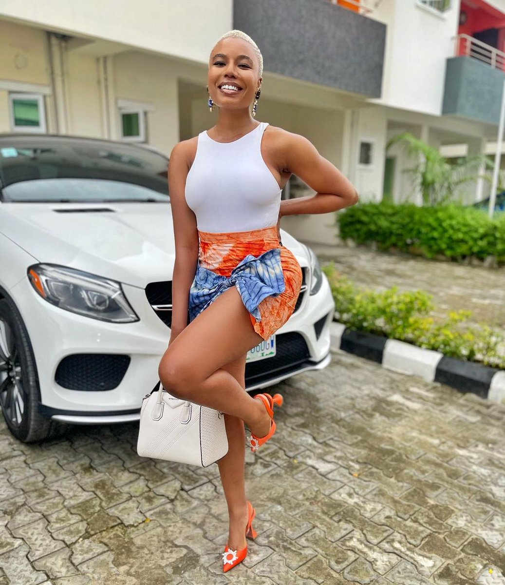 Don't kiss my neck, except you want to Sin 😍