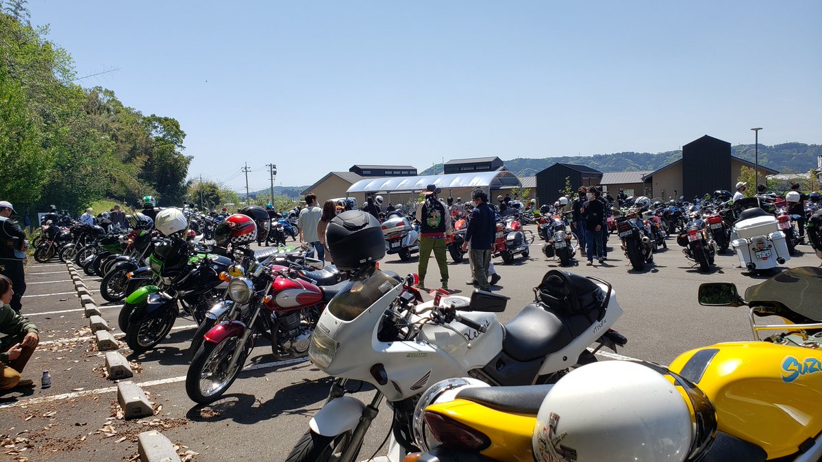 rasisuseso's tweet photo. 結局行ってしまったがね

#ゼルビス
#白いゼルビス
#VT250FN
#昭和のバイク展
#木城町
#湯らら https://t.co/R507TX93ej