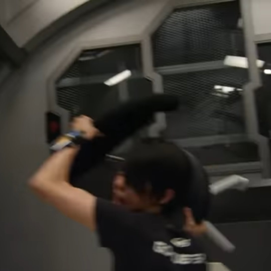 BlueBuster02's tweet image. ริวจิ                       ริวจิเมื่ออากาศเมืองไทย      
                                            มันร้อนเกินไป