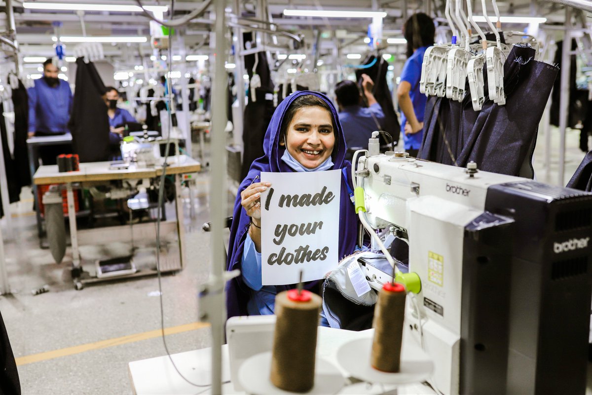 Who’s joining us for Fash Rev?
The mainstream fashion industry is built upon the exploitation of labour&natural resources.But as global citizens,we all have the power to take action.
Join us in reimagining a just&equitable fashion system for people & the planet!
#WhoMadeMyClothes