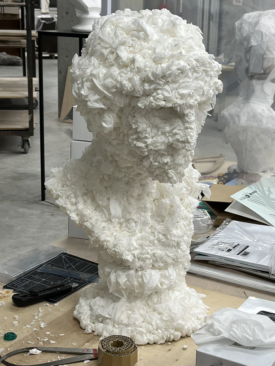 EMjEDTrkAWbvIOY's tweet image. ティッシュで石膏像作ってるの俺だけ