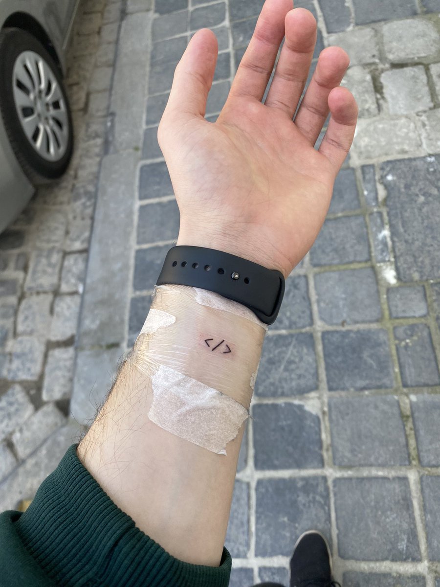 Switching from psychology to computer sciences 5 years ago made me at ease with myself and allowed me to be a happier person. Got something to remember it by 🤓