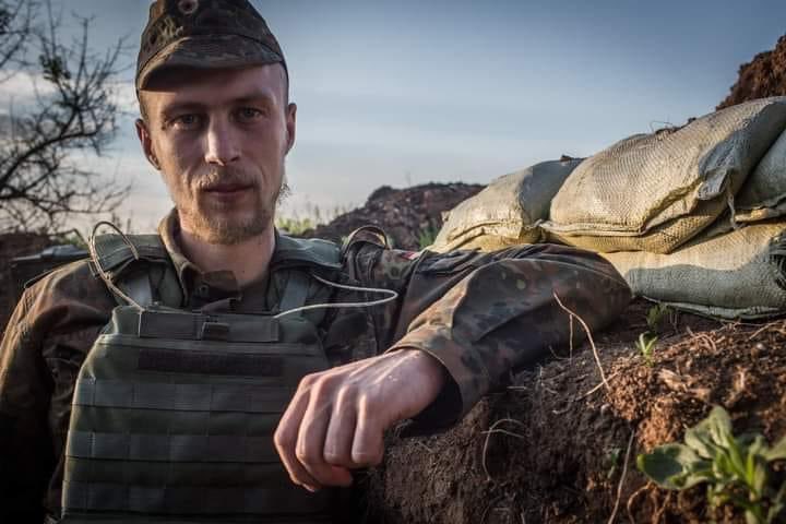 kjsan4esska's tweet image. Прошу поширити та допомогти!!!
Вірний Воїн України «Ганс».
Воював з 15 року
Загинув у складі 24 бригади,у Ганса залишилась дружина та маленька донечка!
Давайте разом підтримаємо фінансово родину нашого друга,побратима та Захисника України!
 4149 4991 5528 2948
Корчак Галина