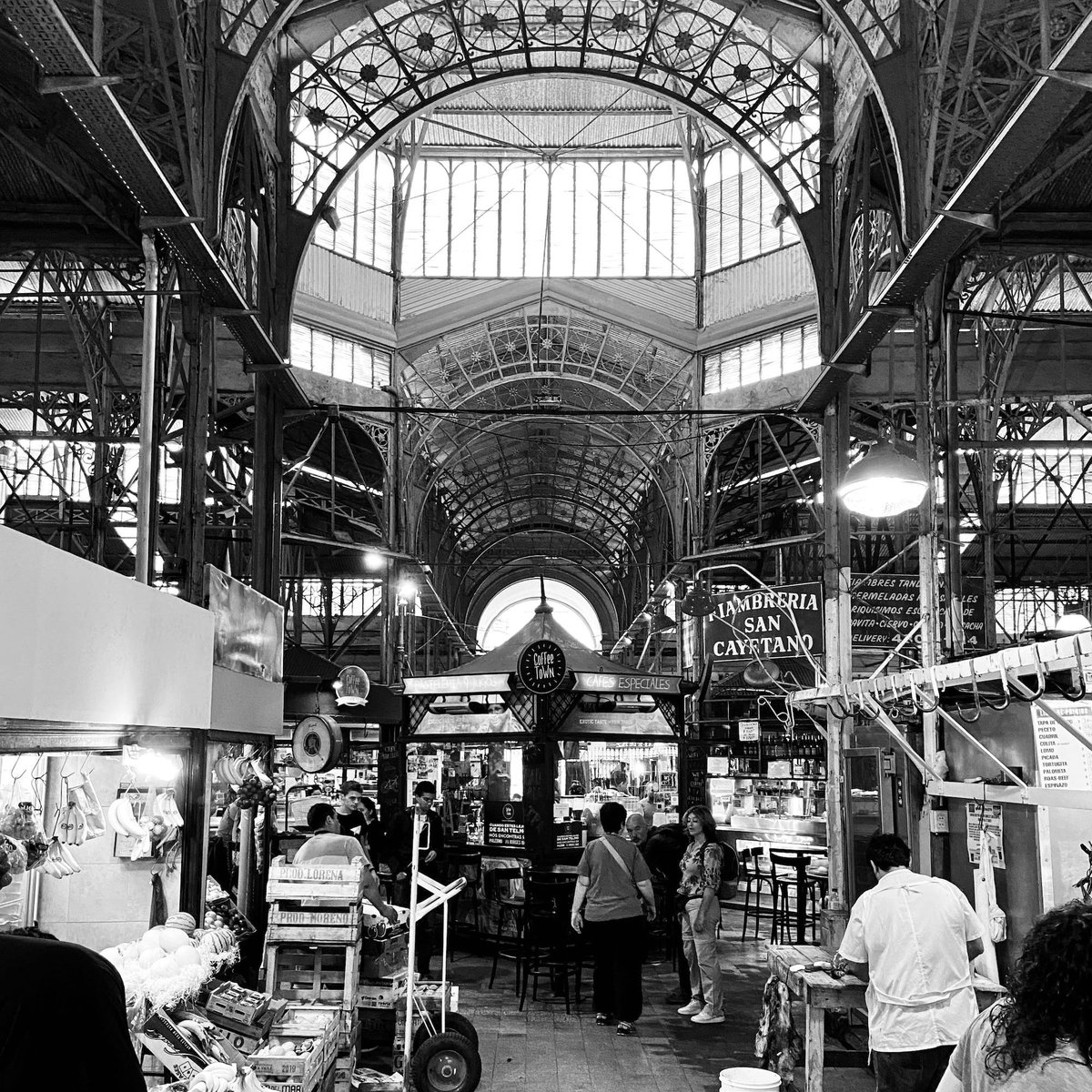 Secretsof_BA's tweet photo. The historic San Telmo market in Buenos Aires. The market to visit when in Argentina. 
https://t.co/NC4P5zZIEN

#secretsofbuenosaires #argentina #buenosaires #santelmo #travel #market https://t.co/lOGxCX1aJh