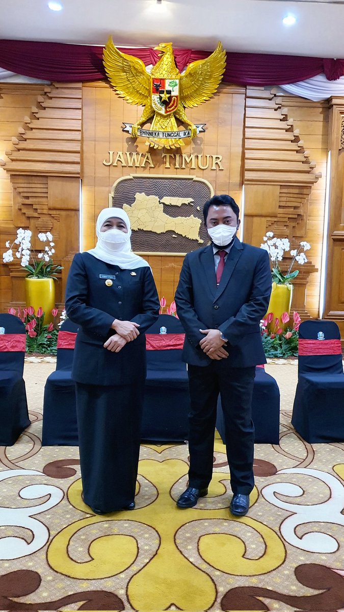 RMArmaya's tweet photo. Setelah melewati proses yang panjang, akhirnya tepat di pertengahan Ramadhan Gubernur mengukuhkan kepercayaan kepada kami secara kolektif-kolegial bersama-sama membantu memberikan masukan pada sektor pendidikan.

Semoga Alloh SWT senantiasa menguatkan lahir dan batin kita. Aamiin https://t.co/NLYjTV5Igp