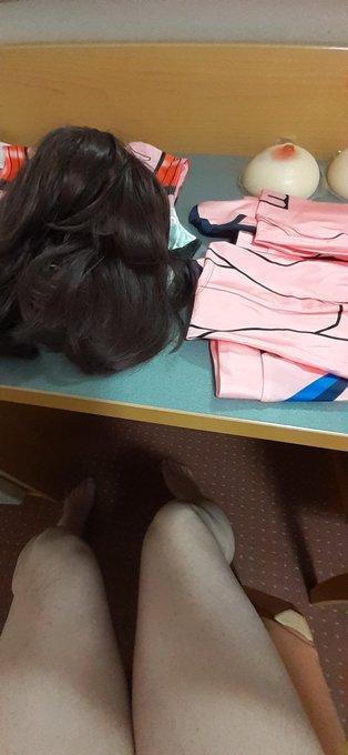 出張で、とある町のビジネスホテルに 2泊します  一応女装道具持ってきたww #女装おやじ #女装コスプレ https://t.co/ogONeyXkeD<a href="/tag/%E5%A5%B3%E8%A3%85%E3%81%8A%E3%82%84%E3%81%98"class="tags">#女装おやじ</a><a href="/tag/%E5%A5%B3%E8%A3%85%E3%82%B3%E3%82%B9%E3%83%97%E3%83%AC"class="tags">#女装コスプレ</a>