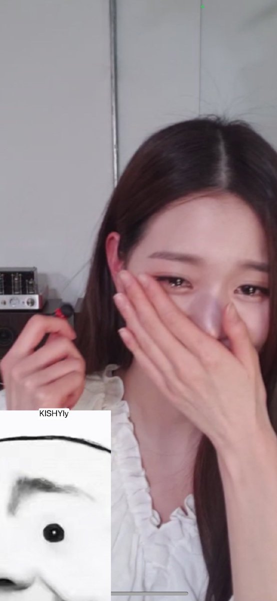 : what hurts more than a break up?

seeing wonyoung cry