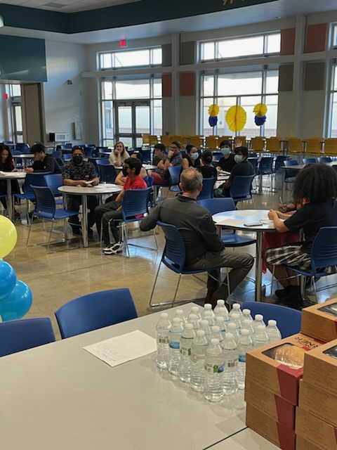 btw_hsep's tweet photo. We Love to make our Newest Eagles feel WELCOMED💙💛 @_cphilli2
@BTW_Houston
#SuccessTheWashingtonWay!! https://t.co/2CwN5UofBs