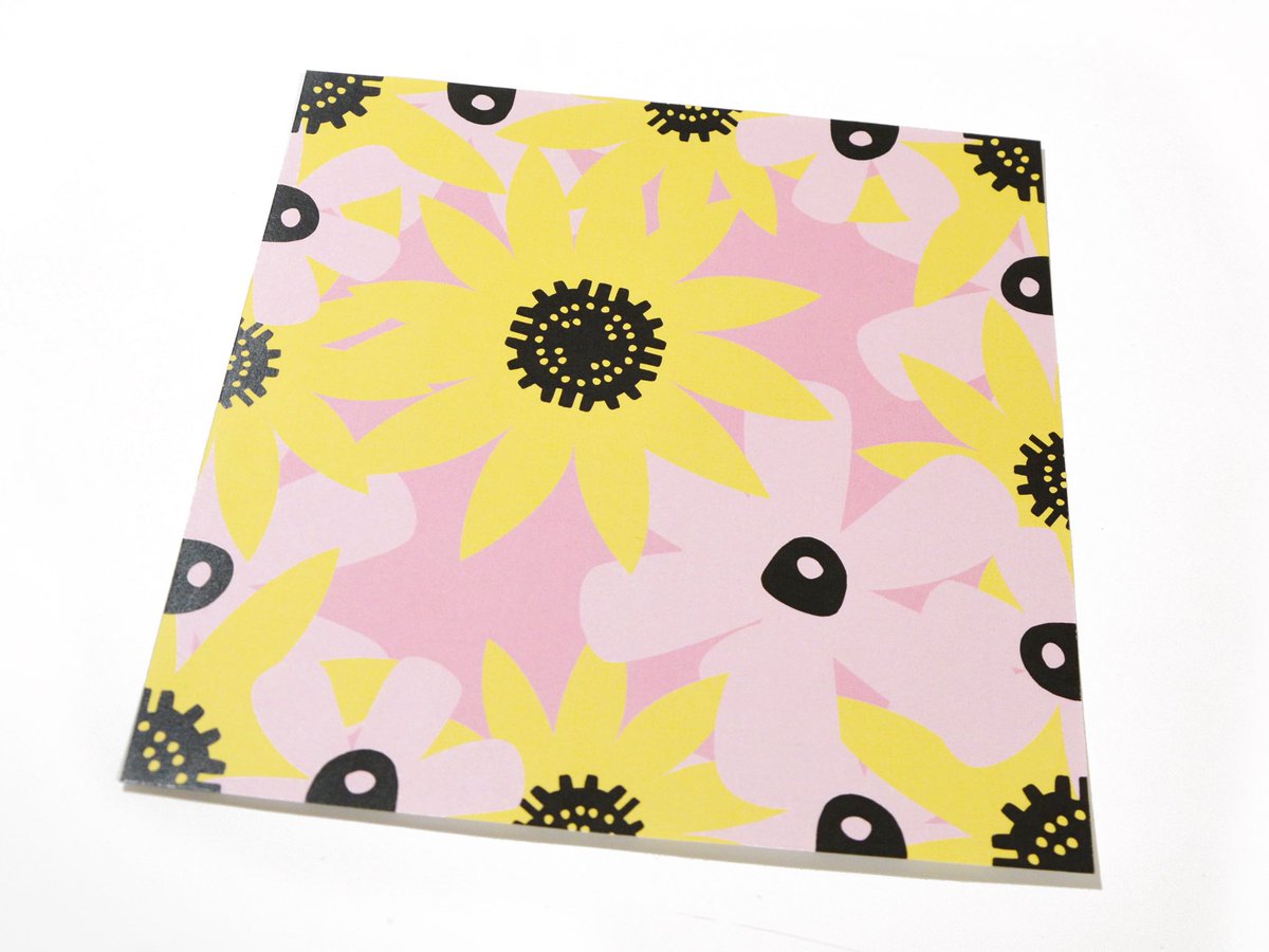 もっとビビッドなカラーにしたらメキシコで流行りそう。ディアデムエルトスにどうだろう。