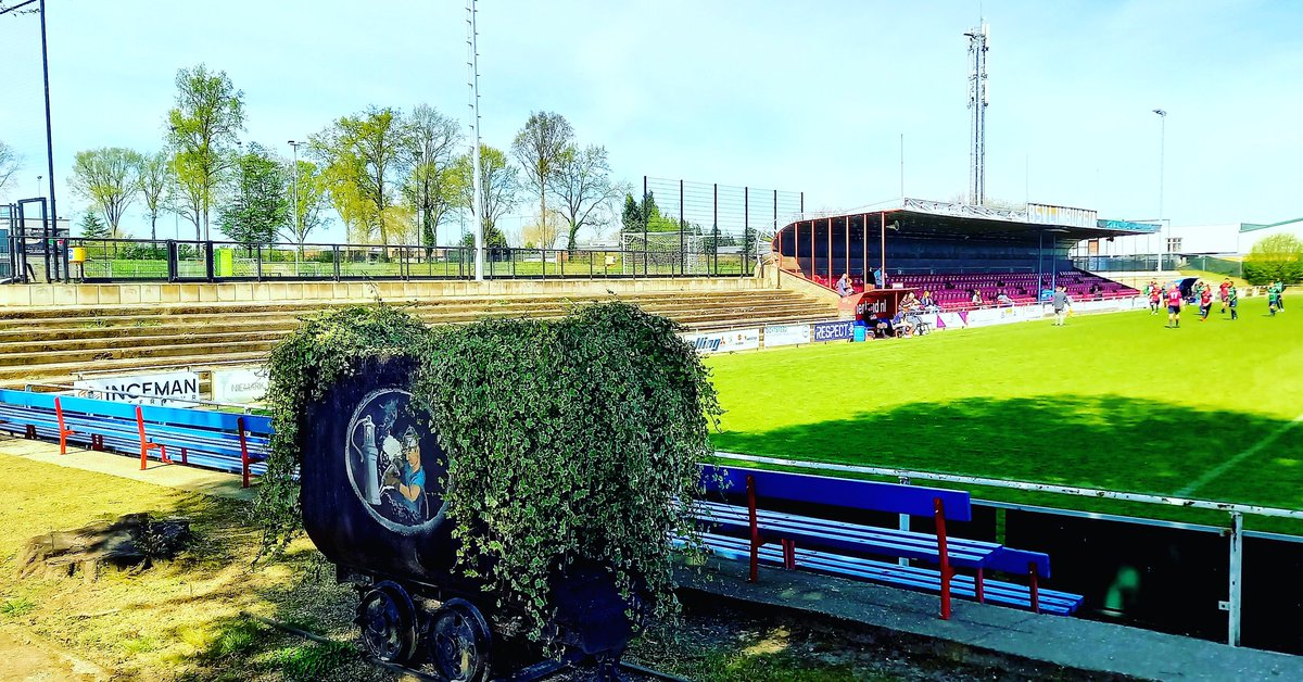 Brunssumse SV Limburgia/Kamerland 5 - SV Brunssum 4 

#groundhopping #ground #hopping #groundporn #nederland #thenetherlands #niederlande #brunssum #derby #limburg #reserve #bsvlimburgiakamerland #bsvlimburgia #svbrunssum #sportparkhouserveld #6eklasse