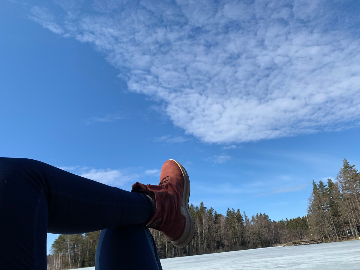 Arkadaslarim “uzanmisim kumsala” fotolari atarken ben
#ILoveFinland #Spring