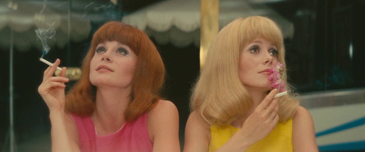 자끄 드미 감독의 <로슈포르의 숙녀들>은 라라랜드 오마쥬가 되어 준 영화.. 색감도 너무 예쁘고, 조연으로 나온 진 켈리(사랑은 비를 타고) 배우의...