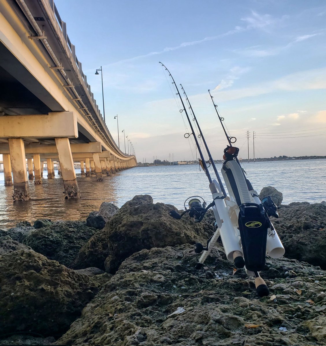 RodRunnerFX's tweet image. Grab &amp;amp; Go Fishing! All #RodRunner racks, mounts, and accessories NOW ON SALE! Customize yours at Rod-Runner.com 📦 #RodRunner #fishing #rodrack #rodholders