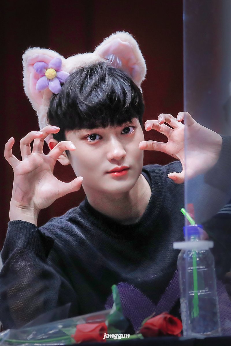 220416

야옹~🐱🐾

#태영 #TAEYOUNG
#크래비티 #CRAVITY