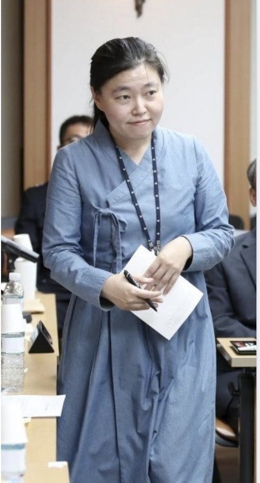 필립 말로 tweet media