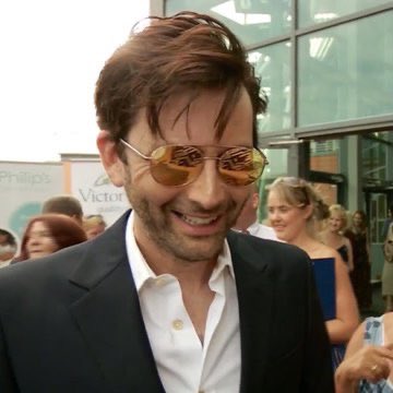 OH HAPPY BIRTHDAY TO DAVID TENNANT!! 