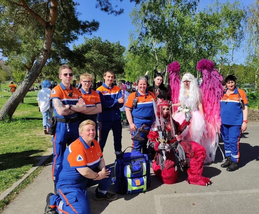 protec44's tweet photo. [#EngagementMaximum]

164 secouristes étaient mobilisés ce week-end sur les manifestations les plus diverses de #LoireAtlantique:

🏃🏼‍♂️Marathon de Nantes
🥚chasse aux œufs
🏍motocross
🏇courses hippiques
🏃🏽‍♀️trail
🏯Japanantes
🚗salon des véhicules d'aventure

Merci à tous ! https://t.co/jz4hpNeXjw