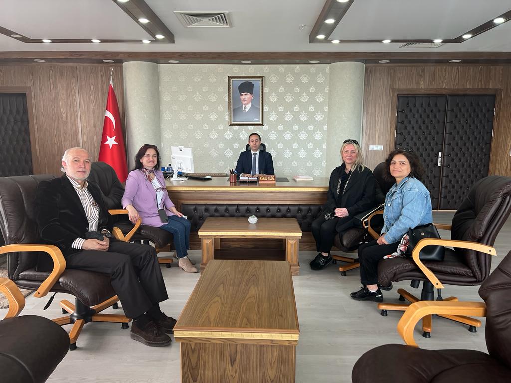 Samsun Çölyak Derneği Başkanı Sara KOSİF ve Yönetim Kurulu üyeleri Kaymakamımıza nezaket ziyaretinde bulundular.