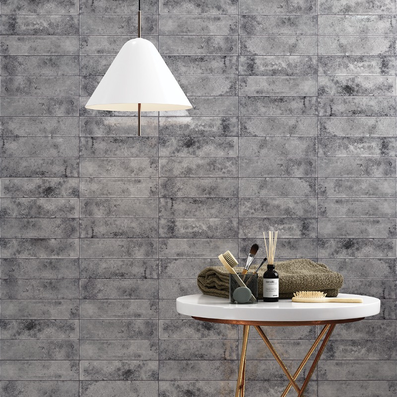 rakceramics's tweet photo. The industrial brick – a design classic. Detroit Metal Brick is the perfect blend of modern style & timeless appeal. Its metallic luster adds industrial opulence to any setting.
#RAKCeramics #BrickTile #MetallicTile #MetalEffect #AccentWall #UrbanStyle #IndustrialSpace