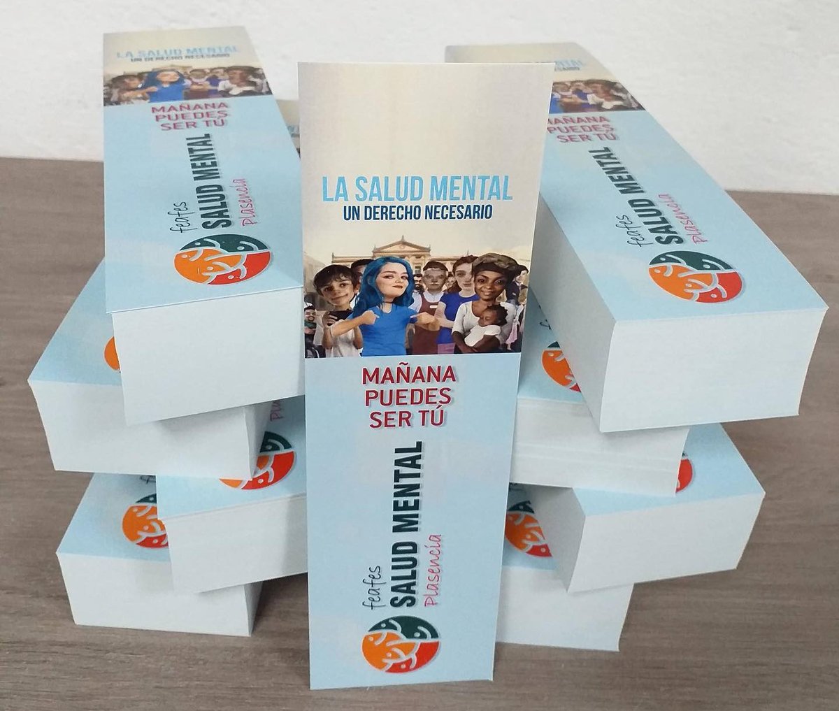 ¡En esta ocasión hicimos lo que mejor sabemos hacer, imprimir! Y es que la asociación @feafes_plasencia nos mandó este diseño tan bonito, que solo pudimos dar nuestra mejor impresión.
#queremosquetellevesunabueaimpresion
#imprentayrotulaciongarcilasso
#impresionesconcorazon