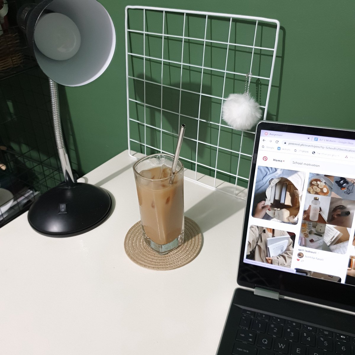 luvvnlost's tweet photo. school motiv. where ☕💡💻 https://t.co/7rkSSuyL5s