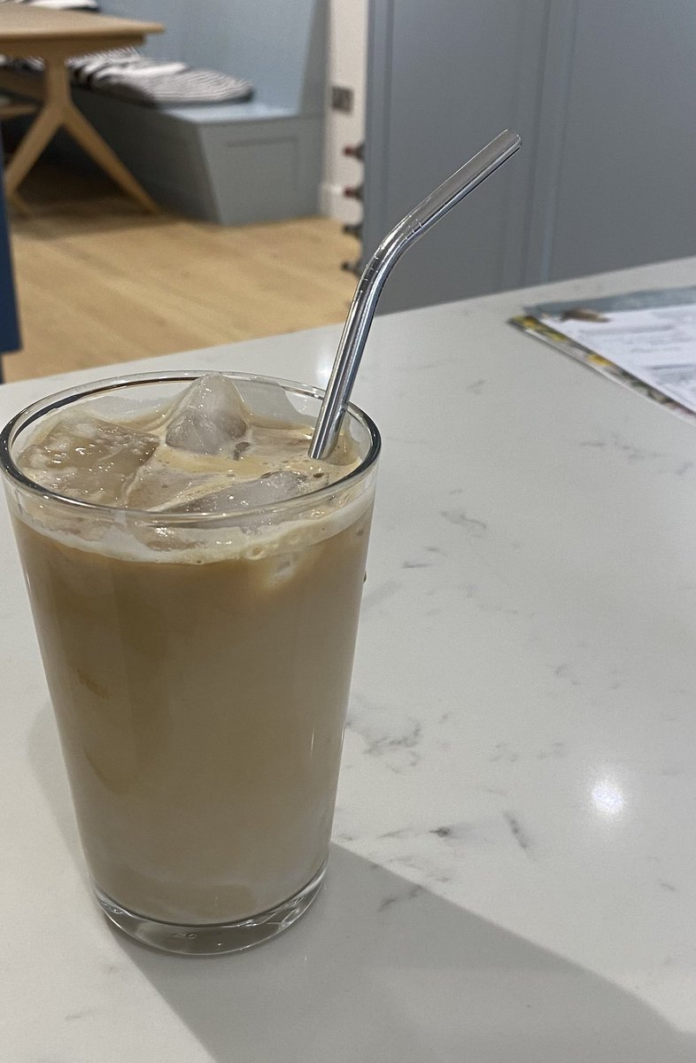 ellenstudies's tweet photo. 아이스 라떼를 잘 만들어용~~ 매번 맛이 좋다 ☕️ https://t.co/MbI6AbypkU