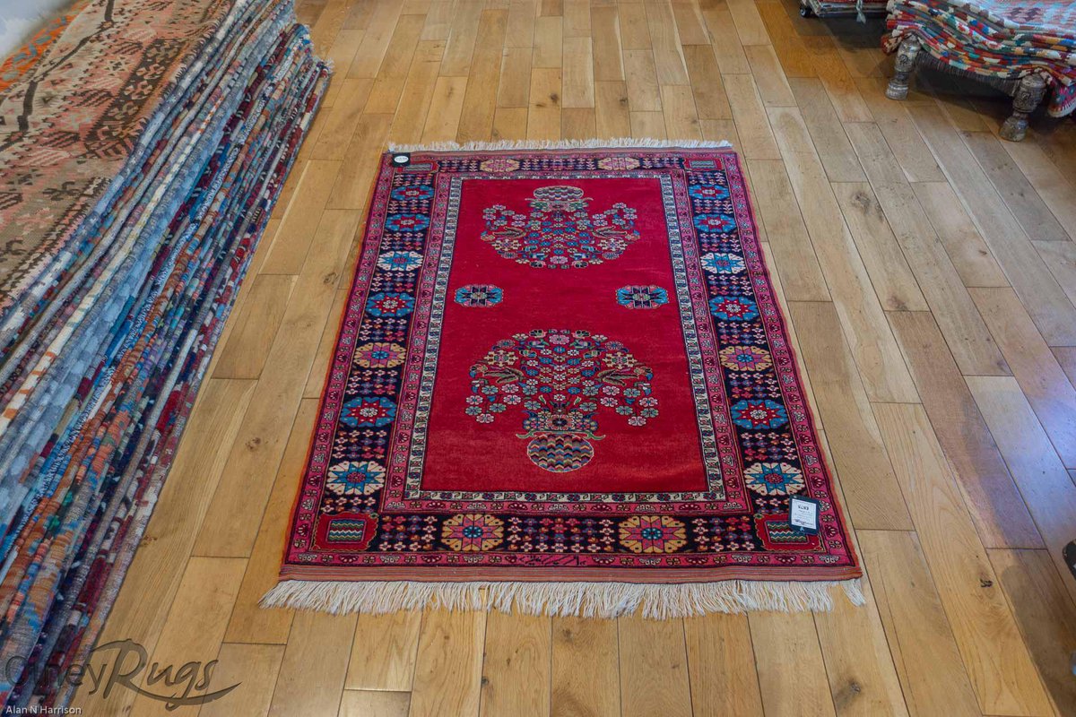 OlneyRugShop's tweet photo. Mashad Rug from Iran (Persian). 
Now only £725 (Was £875) https://t.co/9XivB0luSW https://t.co/ODea5QrJp4