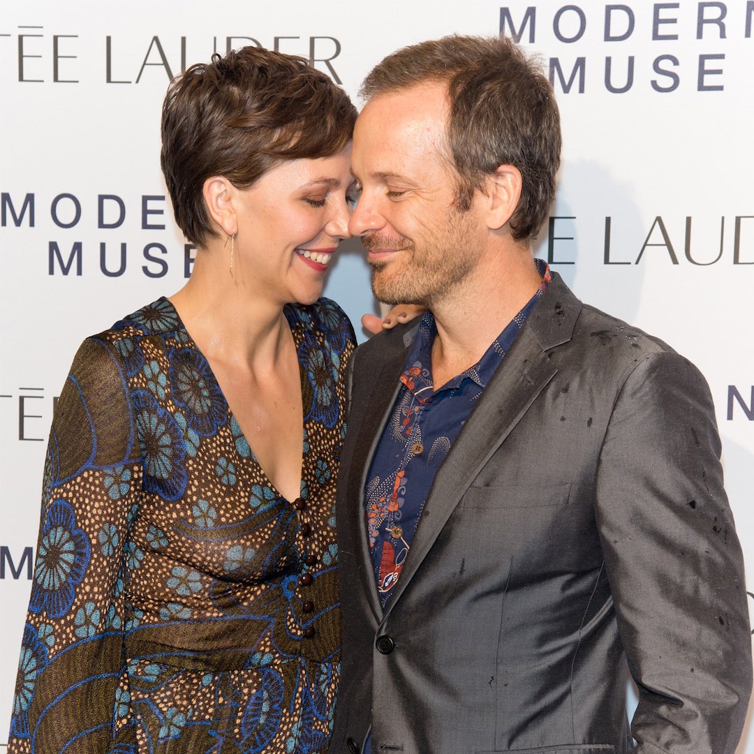 Loki マギーの旦那さんがあのピーター サースガードというのを今初めて知りました Maggiegyllenhaal マギー ギレンホール Petersarsgaard ピーター サーズガード T Co Wasuvbikcs Twitter