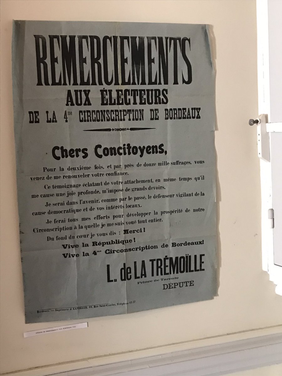 MaceScaron's tweet photo. Au château de #Serrant. L’affiche d’un ancêtre du propriétaire des lieux, élu et réélu député Gauche démocratique.
Louis de la Trémoïlle a quand même écrit sous sa profession de foi : prince de Tarente.
#DowntonAbbey style https://t.co/fLNX2fLrjf