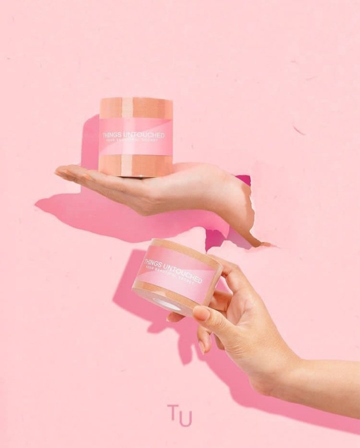 thngsuntouched's tweet photo. Semangat menjalani Senin yg *extra* ini 🥵

Kalian ngerasa gerah bgt ga sih babe belakangan ini? Mau pake outfit kesayangan kalian dgn braless feel tp juga bisa ngelift ur boobies? 

Here's TU® Body Tape for the answer 😘 https://t.co/ar4Ton5g5q