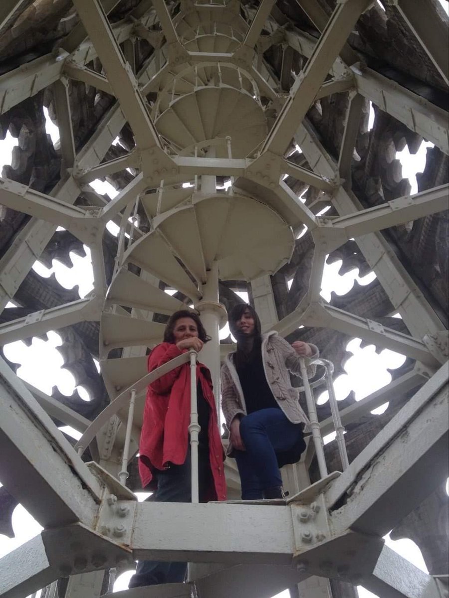 patrparajovenes's tweet photo. En el Día Internacional de Monumentos y Sitios os dejamos el recuerdo de una visita 🔝 con @ClaraFrago #Burgos #Catedral https://t.co/ij42BtEzK2