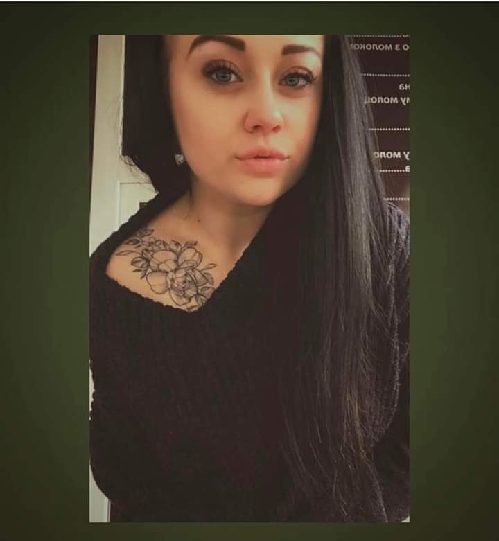 LaliKhubulava's tweet image. Буча. 23-летняя Карина Ершова была похищена российскими извергами, несколько часов подвергалась пыткам, изнасилована, убита, а ее тело сожжено. Родители и друзья искали Карину 3 недели. В могиле было обнаружено тело молодой женщины. Вместе с Кариной похоронено 500 человек.