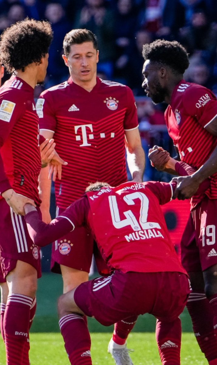 buucik's tweet photo. @FCBayern WTF.... https://t.co/oCyrF8T3NT
