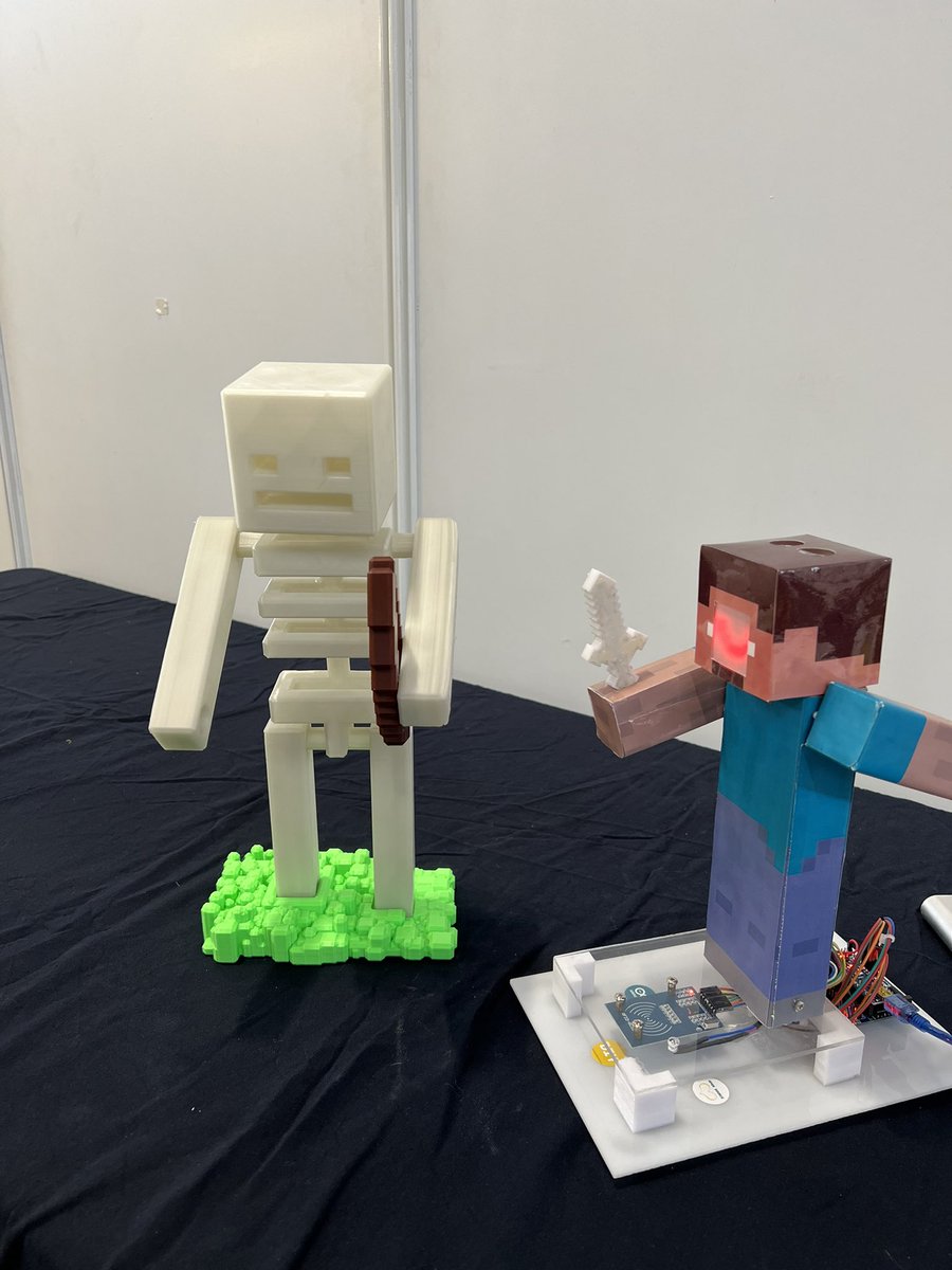 QuaiLab's tweet image. #ga2022 venez vous initier à #Tino Minecraft programmable en #scratch