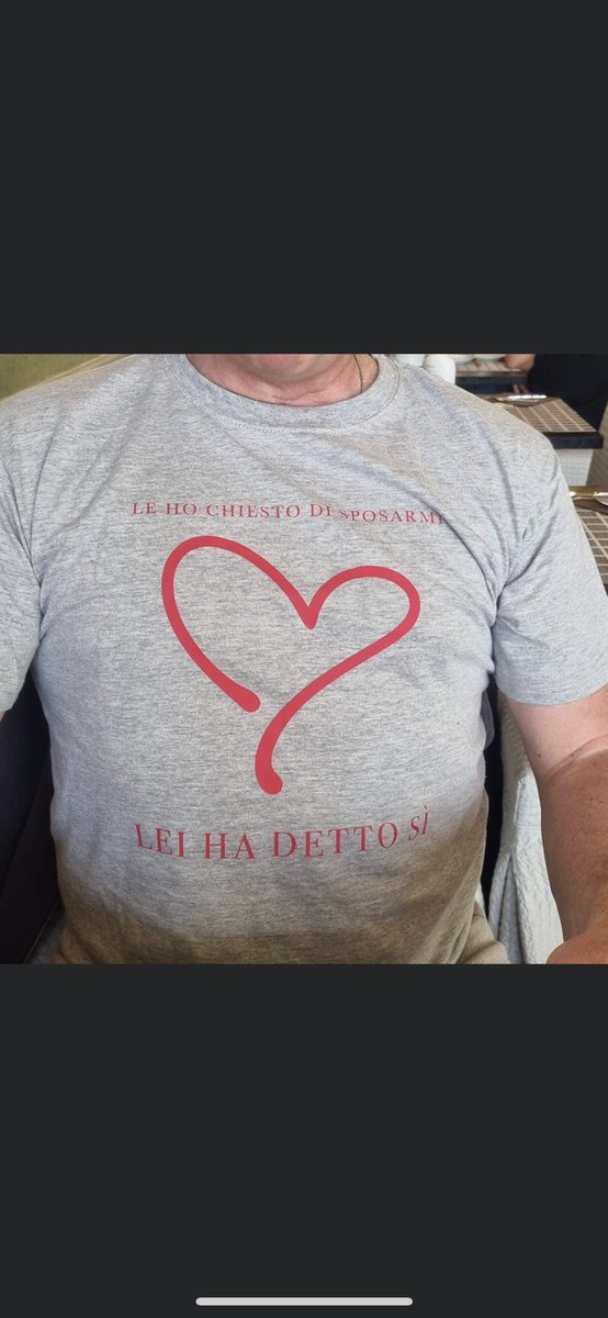 hoodio6's tweet photo. Happy to be asked to do this proposal tshirt. So happy she said yes 🥰 congratulations.
#shesaidyes #proposal #romanceisntdead #italian #rome #timetogetpersonal #hoodio https://t.co/tD1zELTmr3