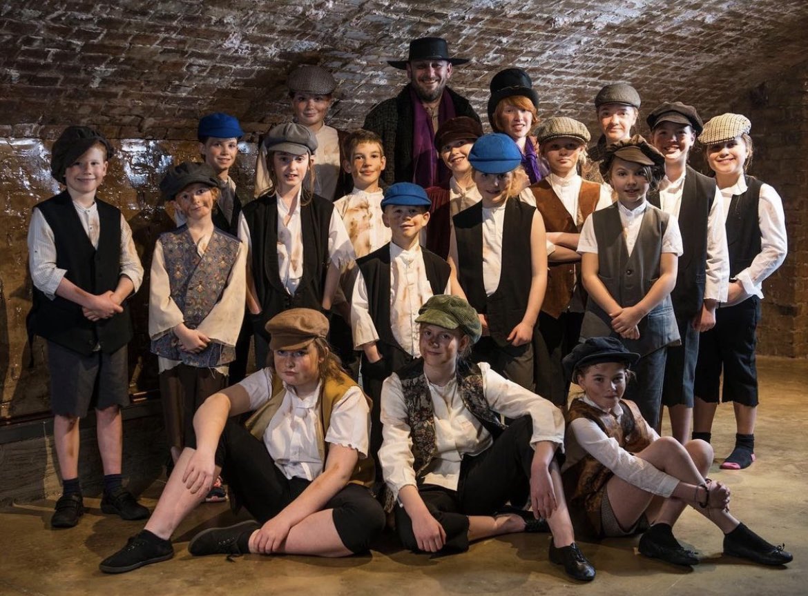 HGtheatre's tweet image. Join us THIS WEEK for Oliver! presented by @RiponOperatics 🙌

Featuring songs: "As Long As He Needs Me", "Food Glorious Food" and "Where Is Love", Oliver! is a musical classic. 🎶

🗓 WED 20 - SAT 23 APR
🎟 ow.ly/p0RY50IHGnQ