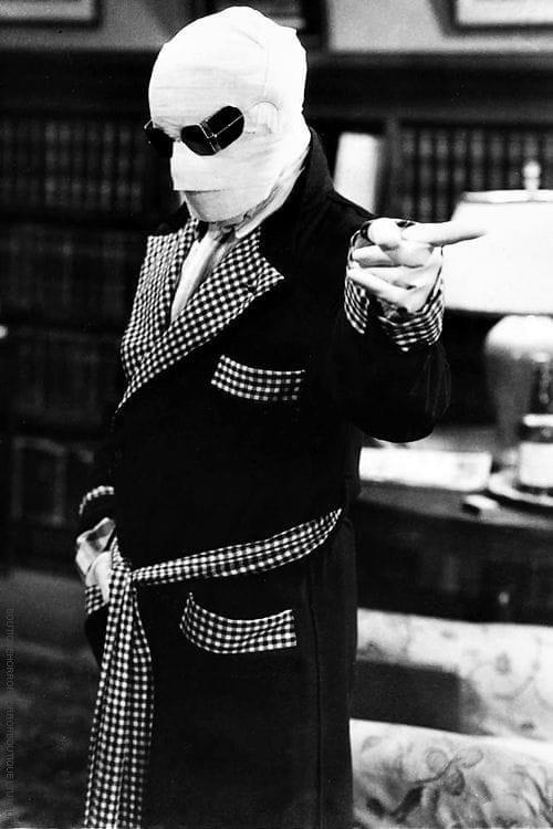 jatustein's tweet photo. The Invisible Man (1933)
#TheInvisibleMan #film #vintage #horror #c1933 #still https://t.co/SY6zlDx3SO